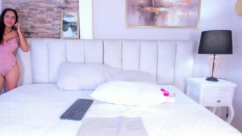 Lizzy smith  online show from 11-12-25, 09:03