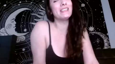 Snapshot of m0llyp0ppins chatting on 01-12-26, 04:23 M0lly online show from 01-12-26, 04:23