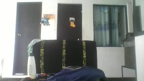 Snapshot of m0ntana777 chatting on 10-17-25, 05:59 m0ntana777 online show from 10-17-25, 05:59
