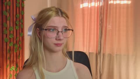 catch me on tue 10am-5pm wed 3am-10am fri 3am-5pm sat 10am-5pm sun 10am-5pm online show from 03-31-26, 05:30