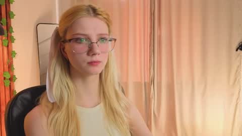 catch me on tue 10am-5pm wed 3am-10am fri 3am-5pm sat 10am-5pm sun 10am-5pm online show from 04-01-26, 08:59