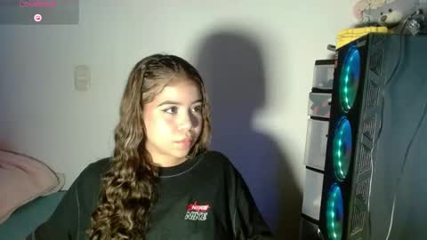 Snapshot of m1la_18 chatting on 05-07-26, 04:07 mila online show from 05-07-26, 04:07