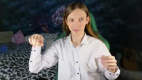 Snapshot of m1shq chatting on 11-08-25, 06:40 m1shq online show from 11-08-25, 06:40