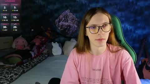 Snapshot of m1shq chatting on 11-17-25, 06:57 m1shq online show from 11-17-25, 06:57