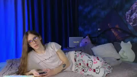 Snapshot of m1shq chatting on 12-05-25, 01:47 m1shq online show from 12-05-25, 01:47