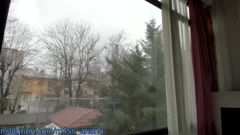 Snapshot of m1ss_ariana chatting on 01-31-25, 11:24 Ariana online show from 01-31-25, 11:24