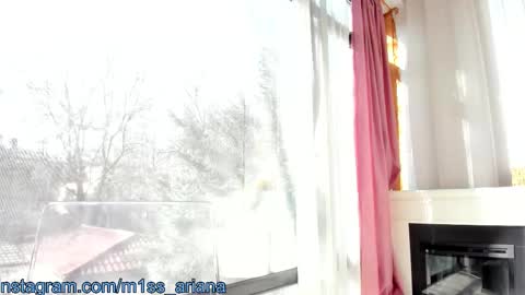 Snapshot of m1ss_ariana chatting on 02-10-25, 11:57 Ariana online show from 02-10-25, 11:57