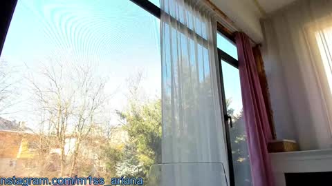 Snapshot of m1ss_ariana chatting on 03-06-25, 08:30 Ariana online show from 03-06-25, 08:30