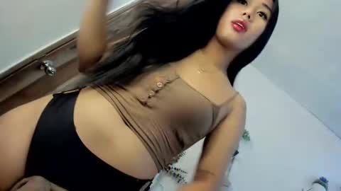 Snapshot of m1ssjanelana69 chatting on 05-21-26, 01:12 Janelovesu online show from 05-21-26, 01:12