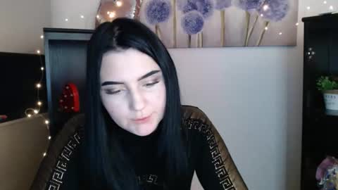 Snapshot of m_i_k_i_ chatting on 02-05-26, 05:28 m_i_k_i_ online show from 02-05-26, 05:28