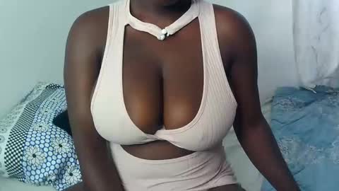 Snapshot of m_tits3 chatting on 09-10-25, 09:31 m_tits3 online show from 09-10-25, 09:31