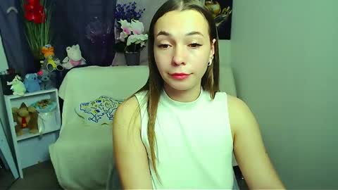 Snapshot of m_vikki chatting on 05-13-26, 05:10 Vikki online show from 05-13-26, 05:10