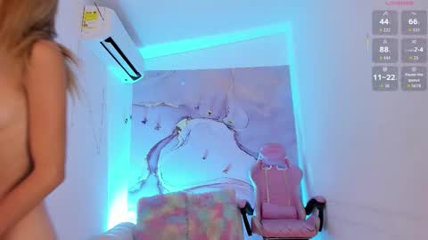 Snapshot of maariangel chatting on 12-04-25, 04:00 Mariangel online show from 12-04-25, 04:00