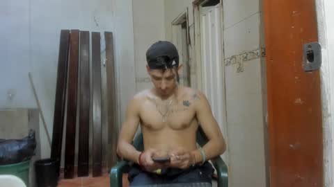 Snapshot of maaster420 chatting on 01-20-25, 12:39 itgram pezlo josue online show from 01-20-25, 12:39