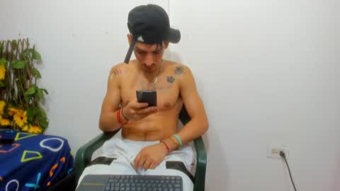 Snapshot of maaster420 chatting on 01-23-25, 04:15 itgram pezlo josue online show from 01-23-25, 04:15