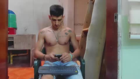 Snapshot of maaster420 chatting on 02-18-25, 12:06 itgram pezlo josue online show from 02-18-25, 12:06