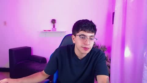 Max online show from 04-06-26, 01:34