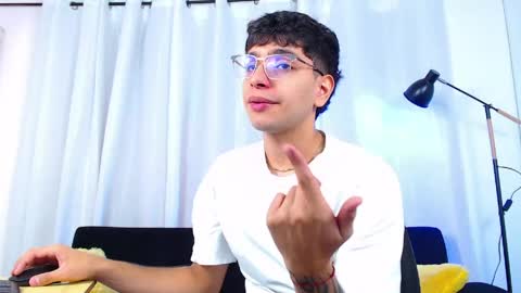 Max online show from 04-20-26, 02:31