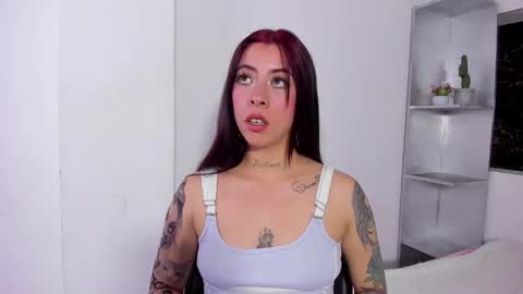 Snapshot of maazikeen chatting on 10-15-25, 04:23 Mazikeen  online show from 10-15-25, 04:23