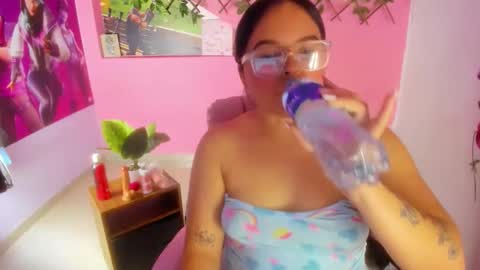 Snapshot of mabelsweet303av chatting on 10-25-25, 08:47 mabelsweet303av online show from 10-25-25, 08:47