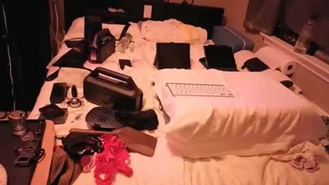 mac1119 online show from 11-08-25, 01:06