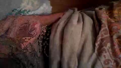 mac_james23 online show from 03-11-25, 12:06