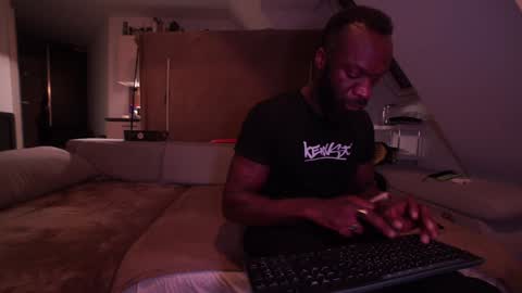 Mac Troy online show from 01-04-25, 07:55