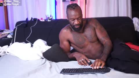 Mac Troy online show from 09-13-25, 06:18