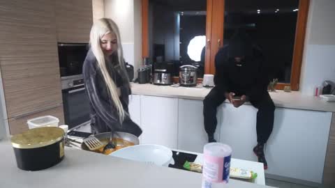 Mac Troy online show from 10-09-25, 06:17