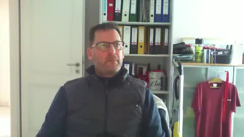 macfly67 online show from 02-17-25, 12:48