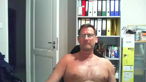 macfly67 online show from 05-03-26, 08:15