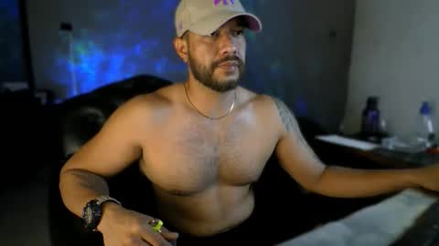 Snapshot of machohandsome chatting on 05-12-26, 07:38 Javier papichulo master how do you want online show from 05-12-26, 07:38