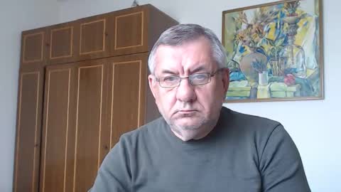 Snapshot of machomale3 chatting on 05-10-26, 01:27 Macho online show from 05-10-26, 01:27