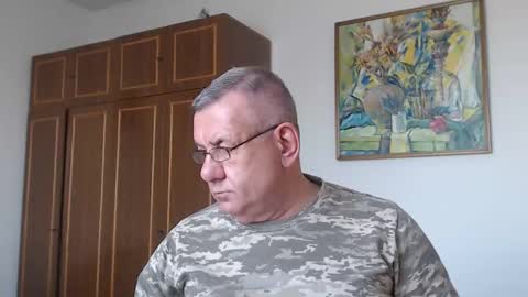 Snapshot of machomale3 chatting on 05-25-26, 04:13 Macho online show from 05-25-26, 04:13