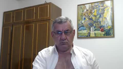 Snapshot of machomale3 chatting on 06-04-26, 06:47 Macho online show from 06-04-26, 06:47