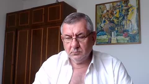 Snapshot of machomale3 chatting on 06-07-26, 02:21 Macho online show from 06-07-26, 02:21