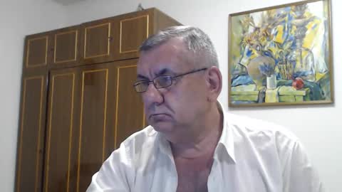 Snapshot of machomale3 chatting on 06-10-26, 07:13 Macho online show from 06-10-26, 07:13