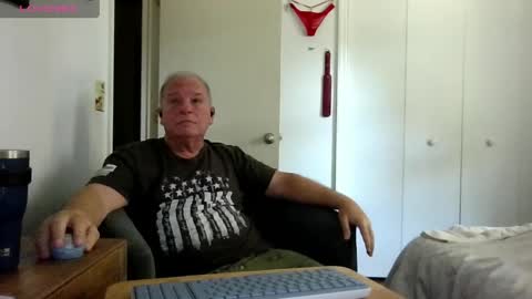 mackdocc001 online show from 04-27-26, 05:55