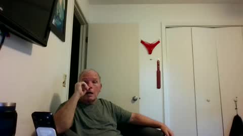 Snapshot of mackdocc001 chatting on 06-13-26, 12:58 mackdocc001 online show from 06-13-26, 12:58