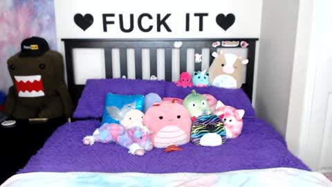 Mackenzie Wolfe online show from 01-07-25, 08:13