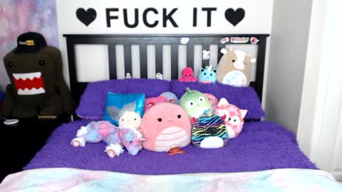 Mackenzie Wolfe online show from 02-07-25, 07:40