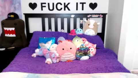 Mackenzie Wolfe online show from 09-12-25, 05:40