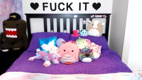 Mackenzie Wolfe online show from 09-19-25, 05:53