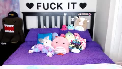 Mackenzie Wolfe online show from 10-01-25, 04:51