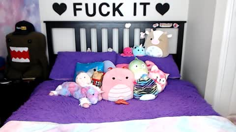 Mackenzie Wolfe online show from 01-19-26, 06:06