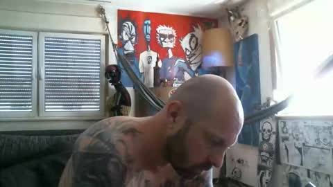 Snapshot of mad_dem0n chatting on 09-13-25, 11:10 Manuel online show from 09-13-25, 11:10