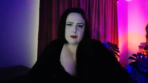 Miss Morticia online show from 12-20-24, 08:45