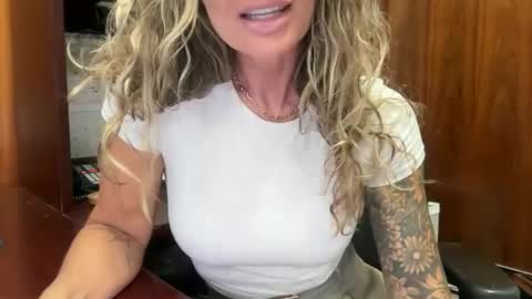 madame_andi online show from 06-11-26, 11:52