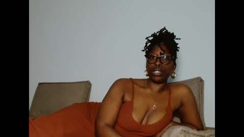 Snapshot of madamindigo chatting on 02-08-26, 07:28 YourMadamIndigo online show from 02-08-26, 07:28