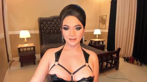 Snapshot of madammistressdominatrixxx chatting on 03-02-25, 10:38 Alison Kloss online show from 03-02-25, 10:38